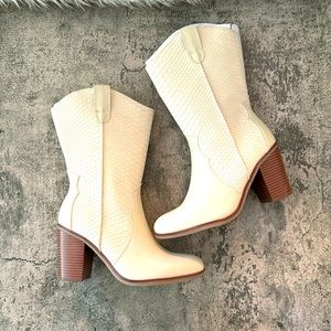 NEW Torrid Mid-Shaft Western Boot Size 7WW